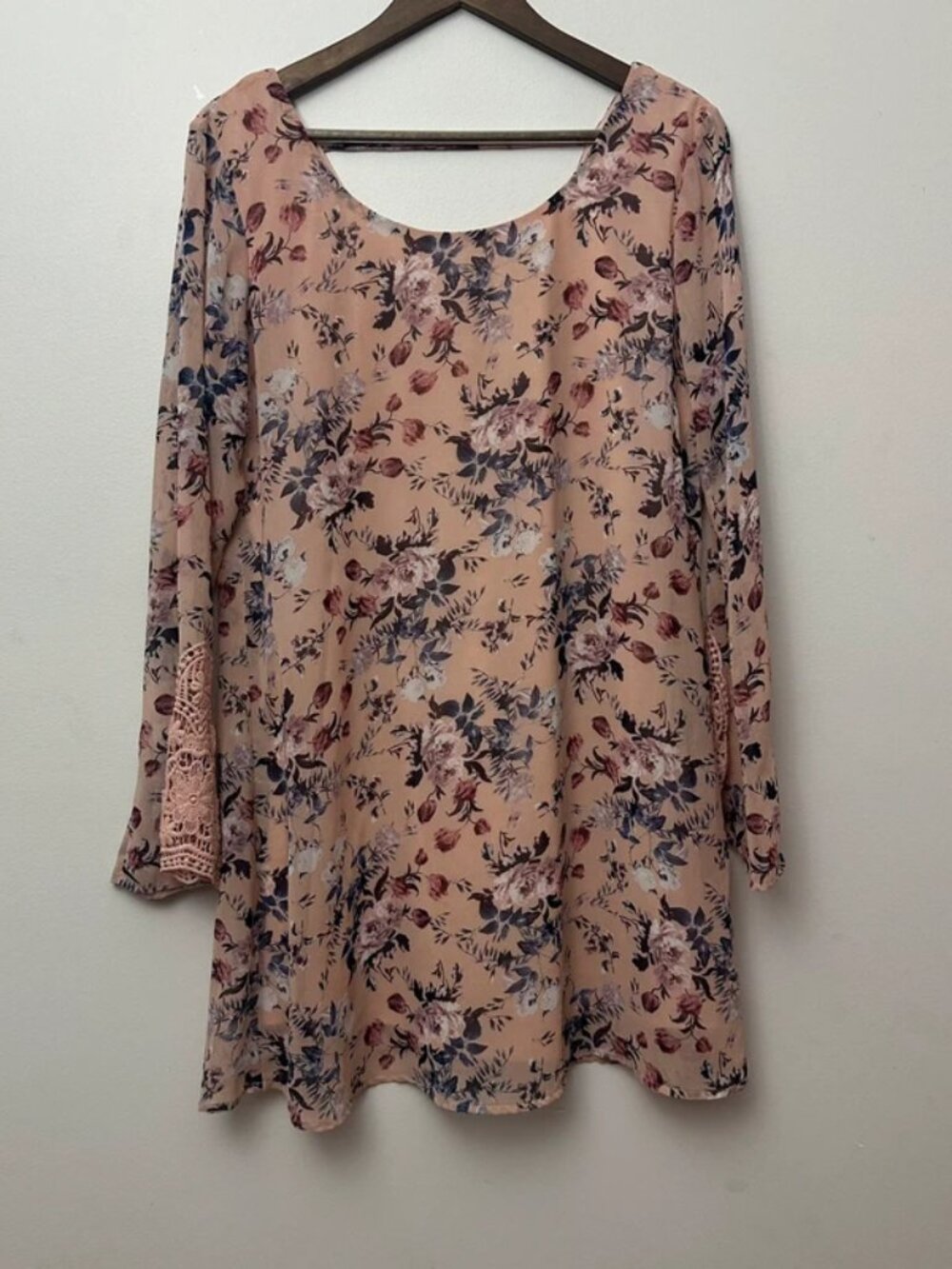 Speechless Women’s XL Blush Pink Floral Tunic Top Crochet Lace Bell SleevesSpeec